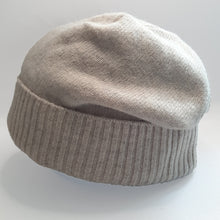 Load image into Gallery viewer, 100% Lambswool Beige Slouchie Hat