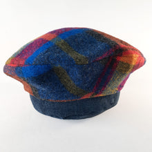 Load image into Gallery viewer, 100% Lambswool Rainbow Beret