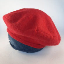 Load image into Gallery viewer, 100% Lambswool Red Beret