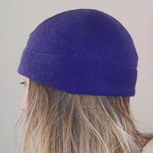 Load image into Gallery viewer, 100% Cashmere Purple Cadbury Beanie Hat