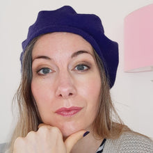 Load image into Gallery viewer, 100% Cadbury Purple Cashmere Beret Hat