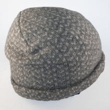 Load image into Gallery viewer, 100% Grey Snowflake Lambswool Beanie Hat