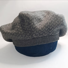 Load image into Gallery viewer, 100% Lambswool Grey Snowflake Panelled Beret