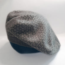 Load image into Gallery viewer, 100% Lambswool Grey Snowflake Panelled Beret