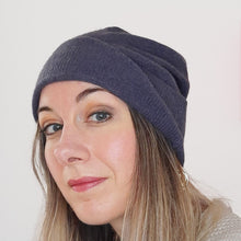 Load image into Gallery viewer, 100% Cashmere Purple Heather Slouchie Hat