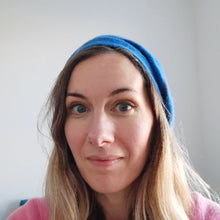 Load image into Gallery viewer, 100% Lambswool Blue and Navy Panelled Beret Hat