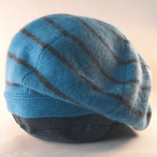 Load image into Gallery viewer, 100% Lambswool Blue and Navy Panelled Beret Hat