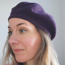 Load image into Gallery viewer, 100% Lambswool Grape Purple Beret