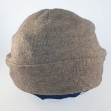 Load image into Gallery viewer, 100% Cashmere and Lambswool Beige Beanie Hat