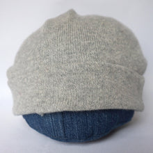 Load image into Gallery viewer, 100% Pale Grey Lambswool Beanie Hat