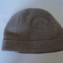 Load image into Gallery viewer, 100% Lambswool Beige Beanie Hat