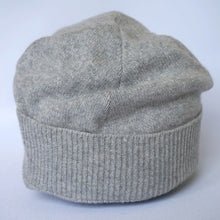 Load image into Gallery viewer, 100% Lambswool Pale Grey Slouchie Hat