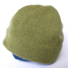 Load image into Gallery viewer, 100% Lambswool Army Green Beanie Hat