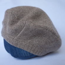 Load image into Gallery viewer, 100% Lambswool Brown Beret
