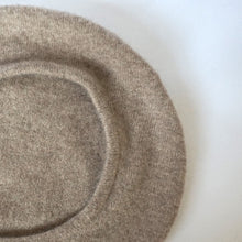 Load image into Gallery viewer, 100% Cashmere Beige Beret Hat