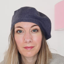 Load image into Gallery viewer, 100% Cashmere Purple Heather Beret Hat