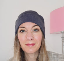 Load image into Gallery viewer, 100% Cashmere Purple Heather Beanie Hat