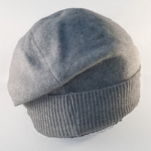 Load image into Gallery viewer, 100% Soft Grey Cashmere Beanie Hat
