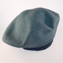 Load image into Gallery viewer, 100% Lambswool Stormy Green Blue Beret Hat