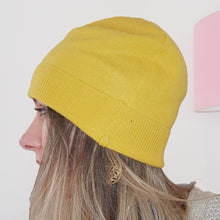 Load image into Gallery viewer, 100% Cashmere Yellow Slouchie Hat
