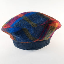 Load image into Gallery viewer, 100% Lambswool Rainbow Beret
