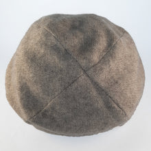 Load image into Gallery viewer, 100% Cashmere and Lambswool Beige Slouchie Hat
