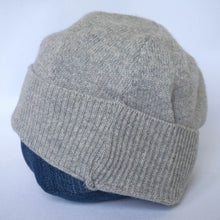 Load image into Gallery viewer, 100% Lambswool Pale Grey Slouchie Hat
