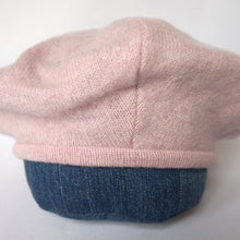 Load image into Gallery viewer, 100% Lambswool Pale Pink Panelled Beret

