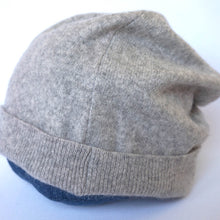 Load image into Gallery viewer, 100% Cashmere Grey Slouchie Hat
