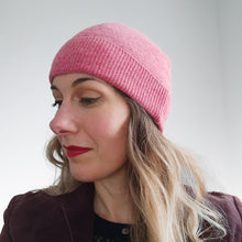Load image into Gallery viewer, 100% Rose Pink Lambswool Beanie Hat
