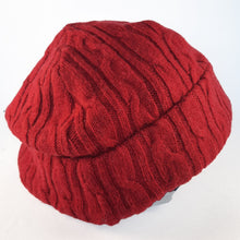 Load image into Gallery viewer, 100% Red Cable Lambswool Beanie Hat
